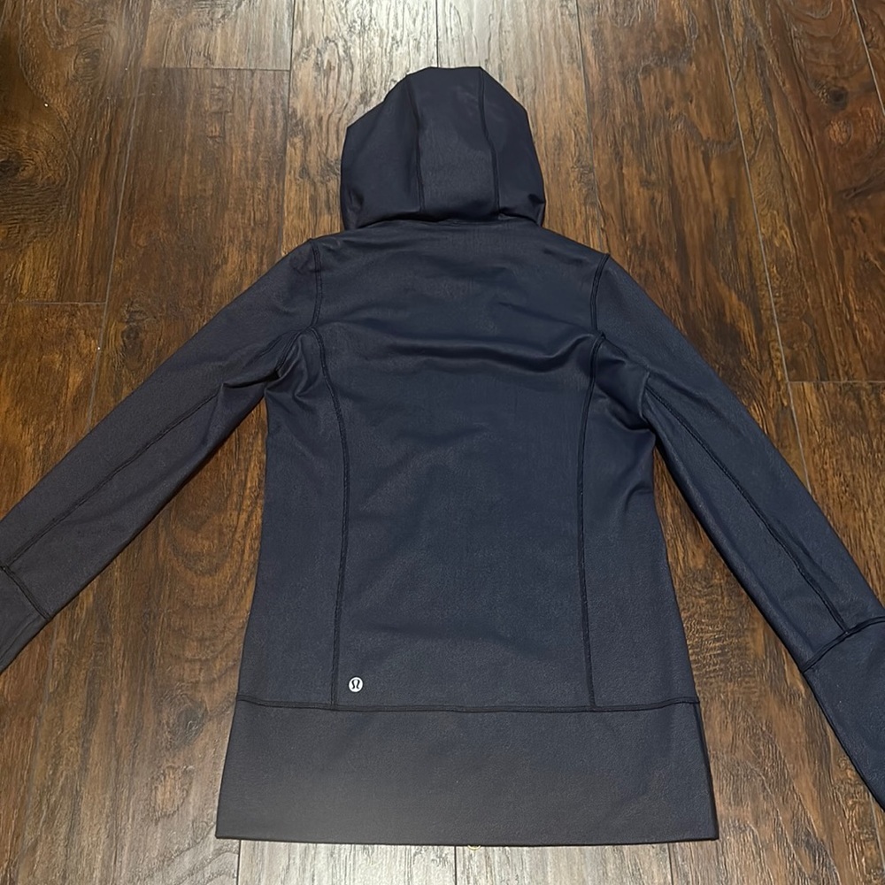 Lululemon Hooded Zippered Blue Denim Look Workout Jacket With Thumb Holes Size 6 - Picture 3 of 17
